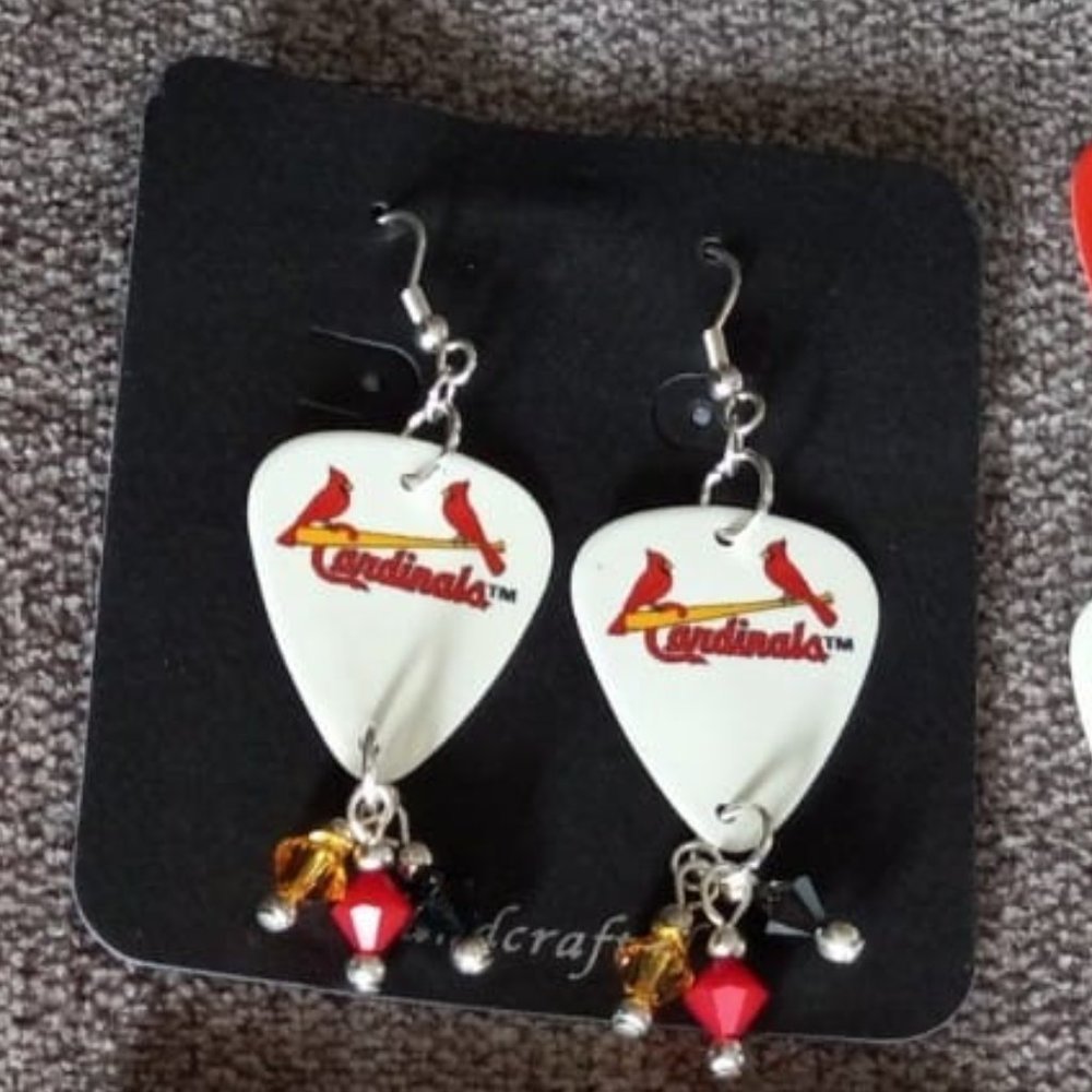ST. LOUIS CARDINALS GUITAR PICK EARRINGS